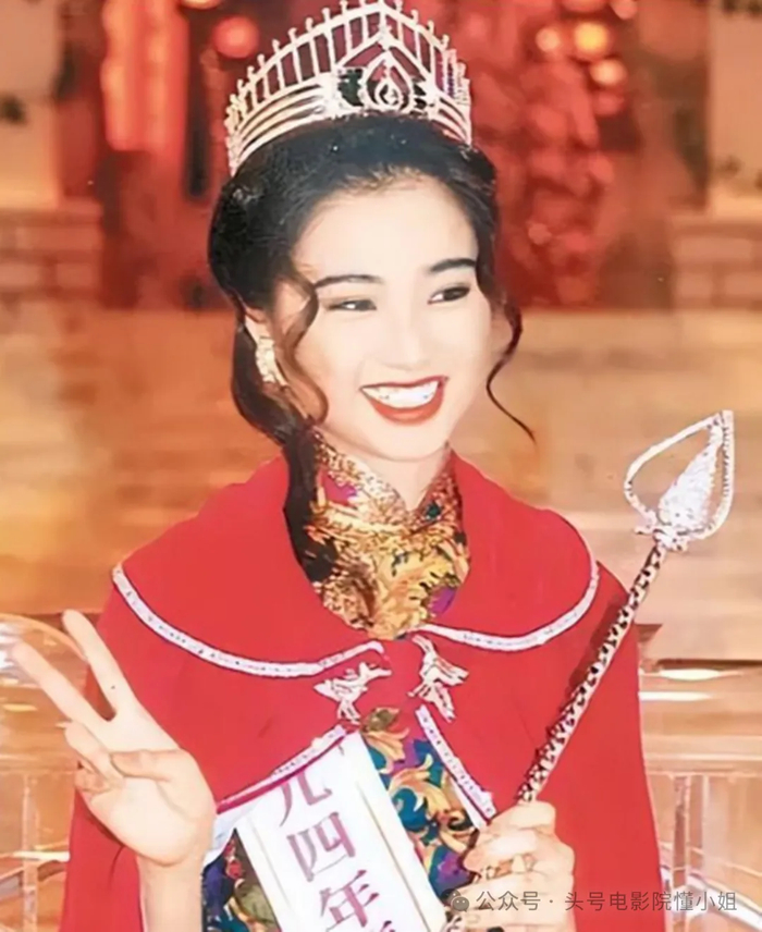 《2026香港小姐选出,无人在意!霍启刚拒当评委,早已不是豪门的菜》配图 17 《2026香港小姐选出,无人在意!霍启刚拒当评委,早已不是豪门的菜》配图 17