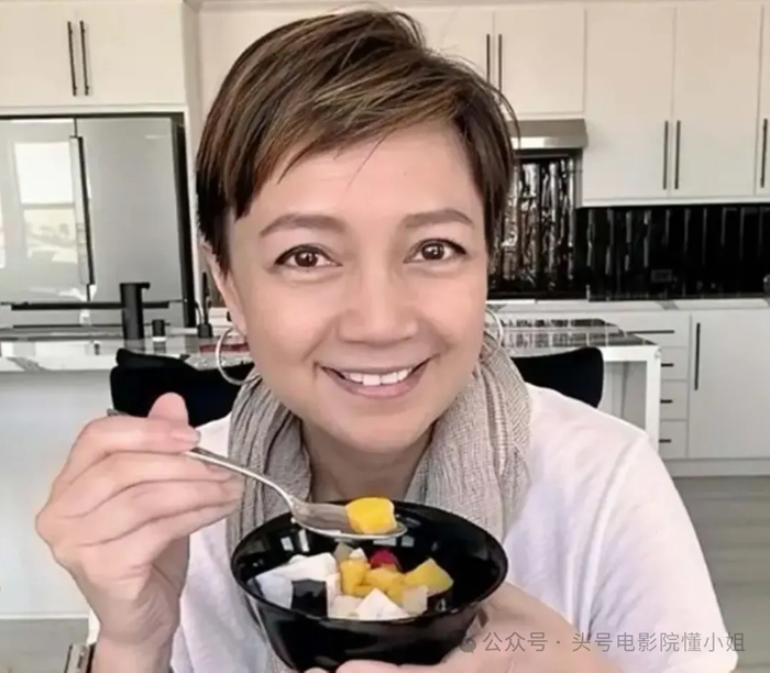 《2026香港小姐选出,无人在意!霍启刚拒当评委,早已不是豪门的菜》配图 21 《2026香港小姐选出,无人在意!霍启刚拒当评委,早已不是豪门的菜》配图 21