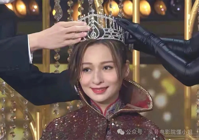 《2026香港小姐选出,无人在意!霍启刚拒当评委,早已不是豪门的菜》配图 23 《2026香港小姐选出,无人在意!霍启刚拒当评委,早已不是豪门的菜》配图 23
