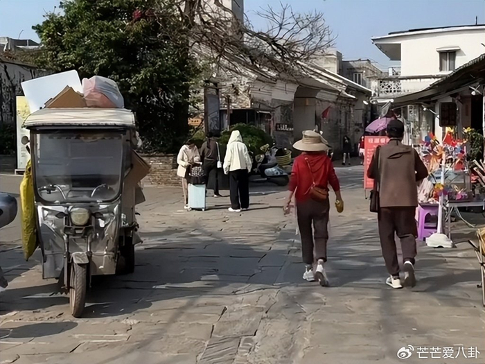 《47岁张蕾现状: 把父母接北京孝敬, 实现经济自由, 陪老人旅游很自在》配图 22 《47岁张蕾现状: 把父母接北京孝敬, 实现经济自由, 陪老人旅游很自在》配图 22