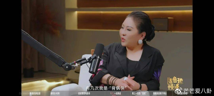 《向太再谈与周星驰30多年恩怨,可以相逢一笑,但绝做不回好朋友》配图 1 《向太再谈与周星驰30多年恩怨,可以相逢一笑,但绝做不回好朋友》配图 1