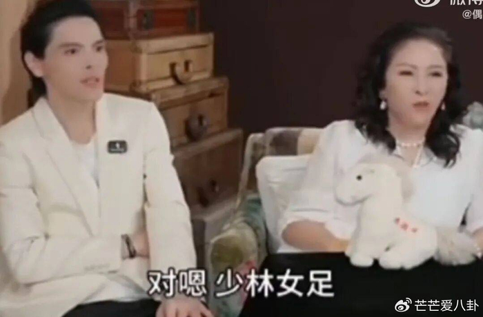 《向太再谈与周星驰30多年恩怨,可以相逢一笑,但绝做不回好朋友》配图 2 《向太再谈与周星驰30多年恩怨,可以相逢一笑,但绝做不回好朋友》配图 2
