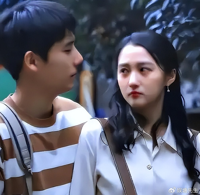 《不是鹿晗，也不是王安宇！关晓彤过 29 岁生日，陪伴的男人是他》配图 7