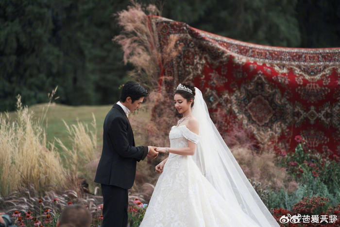 《马天宇晒九宫格送新婚祝福 千里赴约见证老友新疆草原婚礼》配图 8 《马天宇晒九宫格送新婚祝福 千里赴约见证老友新疆草原婚礼》配图 8