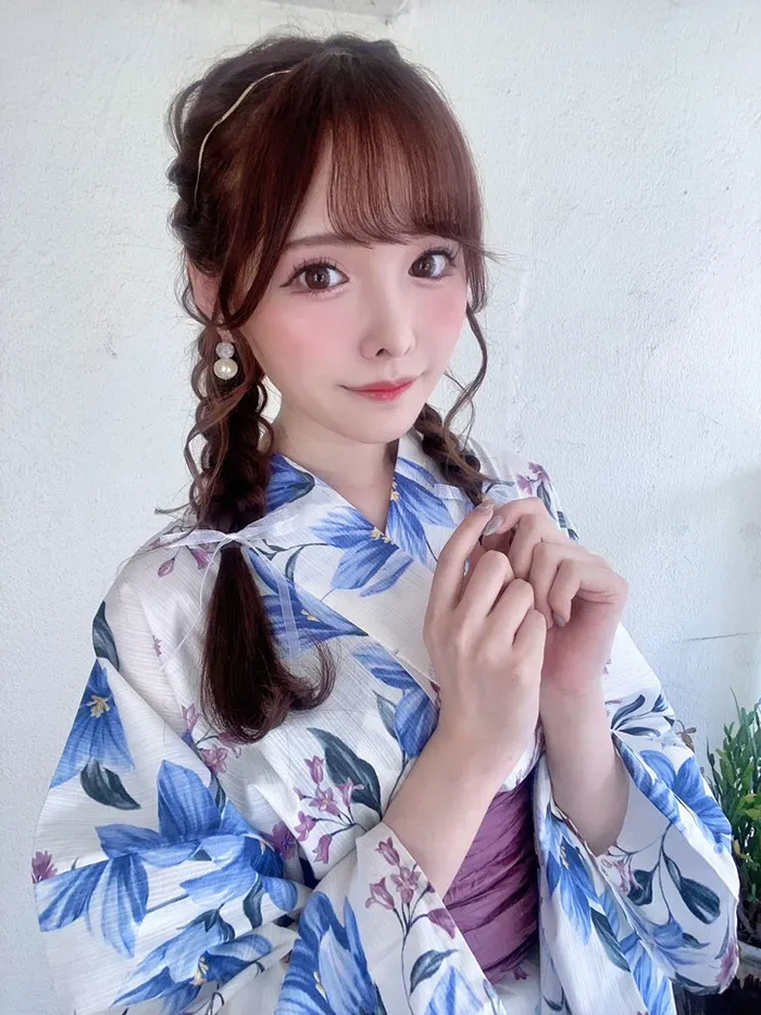 《巅峰优雅引退，166神级比例！治愈笑颜+业界第一美腿的偶像美学！》配图 2