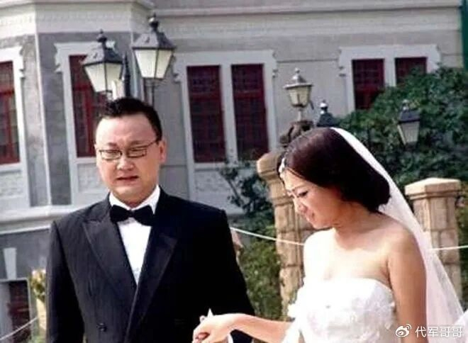 《53岁主持人马斌近况曝光!低调结婚育有一子,如今婚姻生活很幸福》配图 2 《53岁主持人马斌近况曝光!低调结婚育有一子,如今婚姻生活很幸福》配图 2