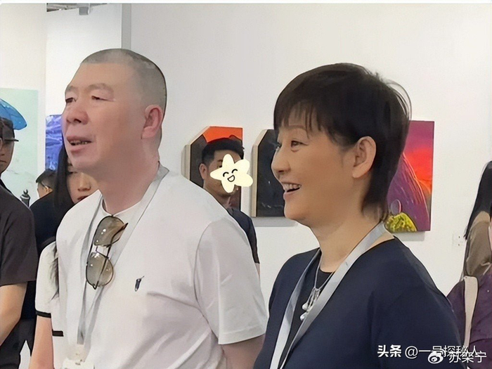 《演都不演？徐帆回应离婚 9 个月后，冯小刚近况曝光，心思藏不住了》配图 2