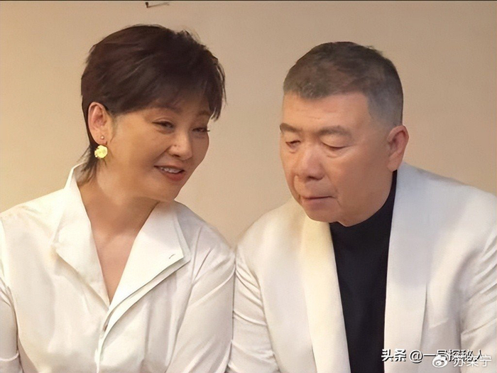 《演都不演？徐帆回应离婚 9 个月后，冯小刚近况曝光，心思藏不住了》配图 17
