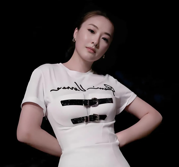 《38岁陈滢近况曝光！与何猷亨分手已经10年，如今婚恋成谜让人唏嘘》配图 9