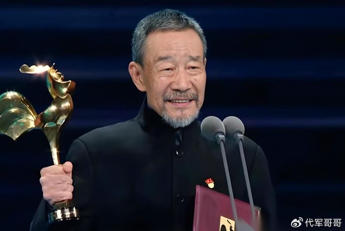 《72岁李雪健近况曝光!娶于海丹育有一子,如今抗癌26年仍坚守片场》配图 4 《72岁李雪健近况曝光!娶于海丹育有一子,如今抗癌26年仍坚守片场》配图 4