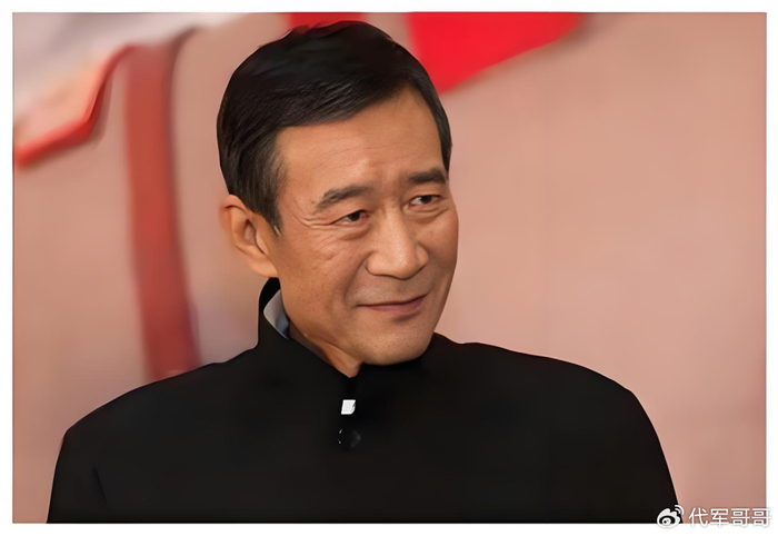 《72岁李雪健近况曝光!娶于海丹育有一子,如今抗癌26年仍坚守片场》配图 5 《72岁李雪健近况曝光!娶于海丹育有一子,如今抗癌26年仍坚守片场》配图 5
