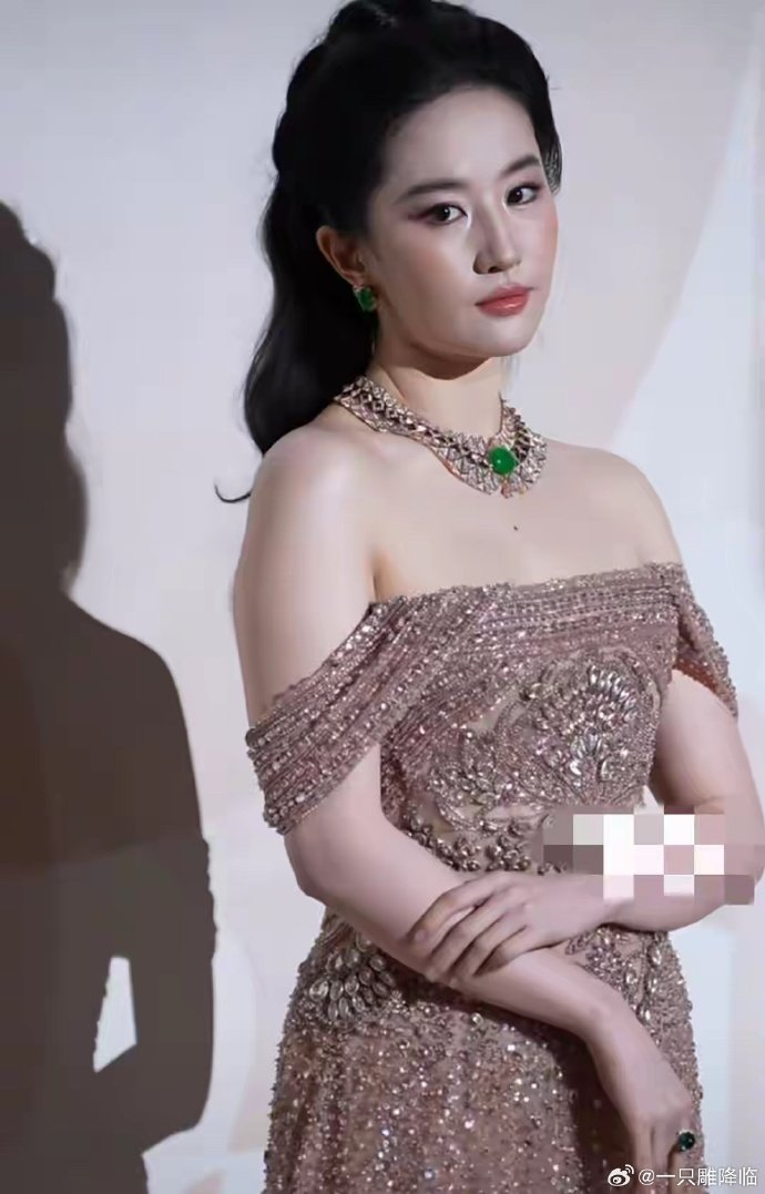 《宝格丽上海珠宝晚宴,刘亦菲、吴磊、刘嘉玲等盛装亮相,赵露思缺席》配图 1 《宝格丽上海珠宝晚宴,刘亦菲、吴磊、刘嘉玲等盛装亮相,赵露思缺席》配图 1