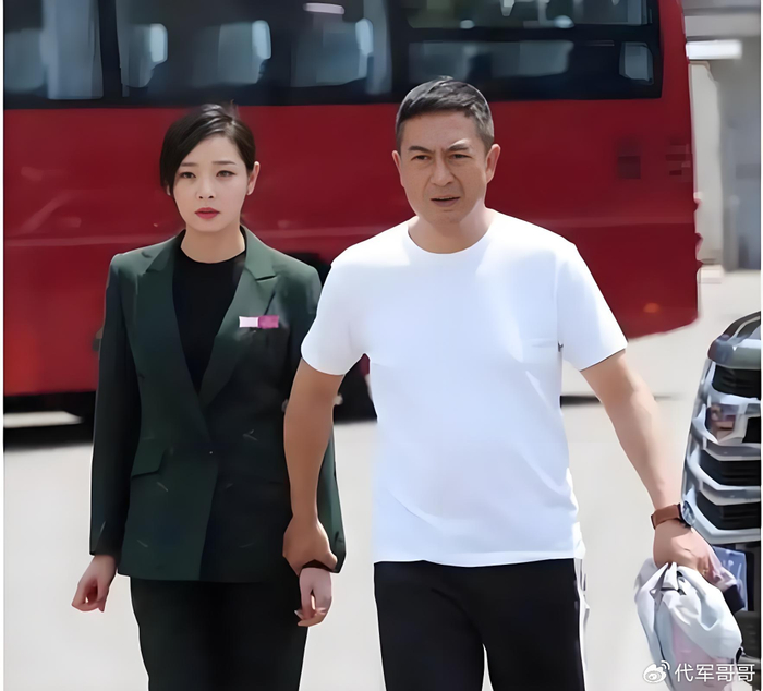 《41岁王维唯近况曝光!多次搭档张嘉益演夫妻,如今婚恋成谜惹人唏嘘》配图 4 《41岁王维唯近况曝光!多次搭档张嘉益演夫妻,如今婚恋成谜惹人唏嘘》配图 4