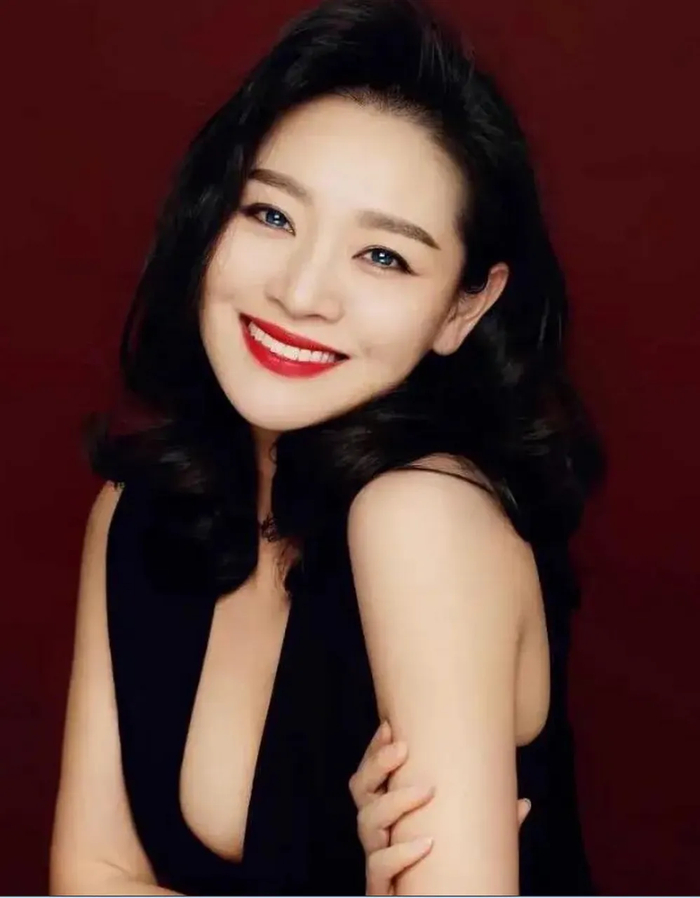 《41岁王维唯近况曝光!多次搭档张嘉益演夫妻,如今婚恋成谜惹人唏嘘》配图 10 《41岁王维唯近况曝光!多次搭档张嘉益演夫妻,如今婚恋成谜惹人唏嘘》配图 10