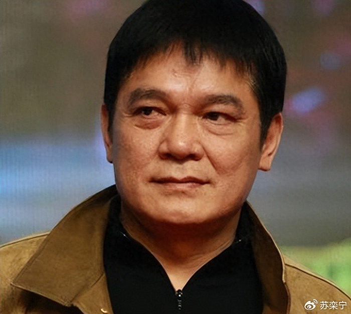 《原来他俩是父女，女儿是美女演员，父亲是老戏骨，他68岁仍是单身》配图 1