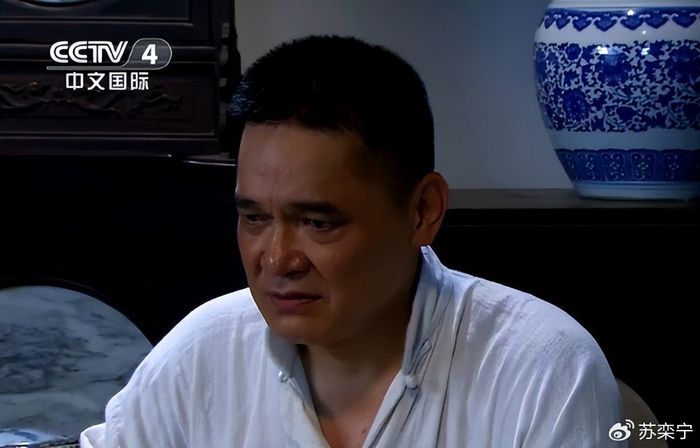 《原来他俩是父女，女儿是美女演员，父亲是老戏骨，他68岁仍是单身》配图 3