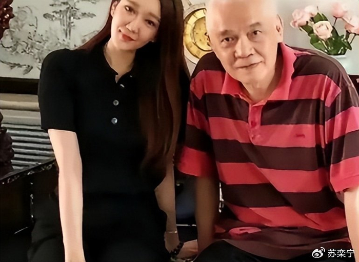 《原来他俩是父女，女儿是美女演员，父亲是老戏骨，他68岁仍是单身》配图 10