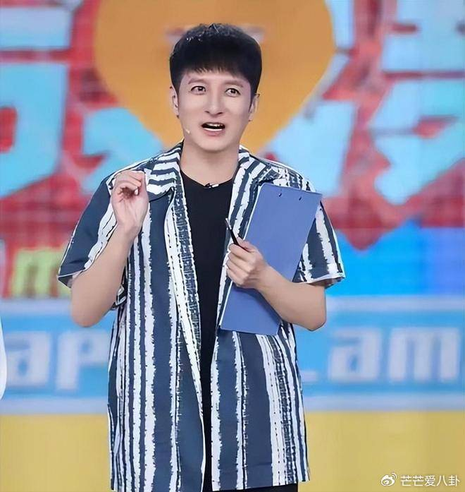 《那英演唱会老友齐聚,王菲靠李维嘉肩头哼唱,卸下天后高冷彻底松弛》配图 3 《那英演唱会老友齐聚,王菲靠李维嘉肩头哼唱,卸下天后高冷彻底松弛》配图 3