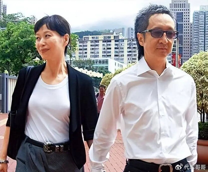 《63岁叶童近况曝光!嫁陈国熹38年没生孩子,如今尽情享受丁克生活》配图 3 《63岁叶童近况曝光!嫁陈国熹38年没生孩子,如今尽情享受丁克生活》配图 3