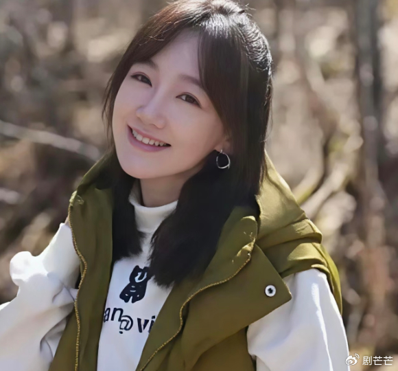《48岁薛佳凝现状：《我不是大师》演男主继母，心态好没压力让人羡慕》配图 12
