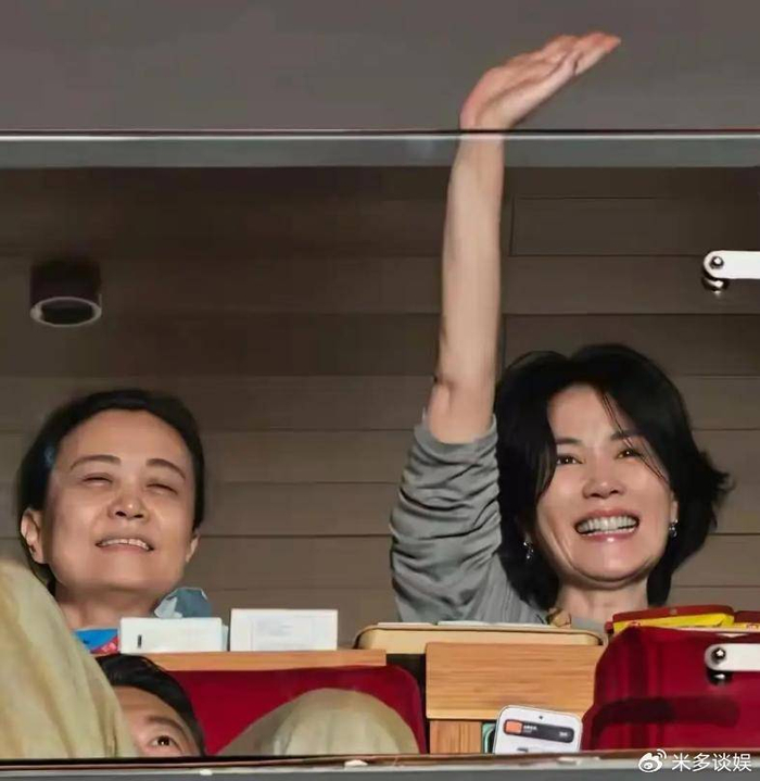 《12 年相伴引热议,锋菲的爱情,从来不受世俗标准绑架》配图 4 《12 年相伴引热议,锋菲的爱情,从来不受世俗标准绑架》配图 4
