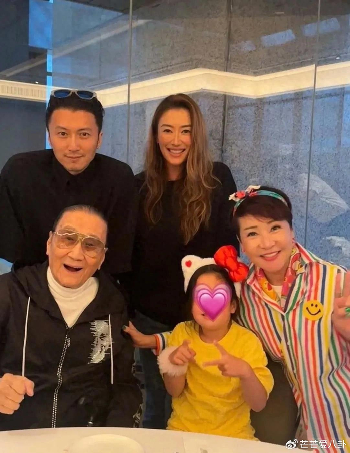 《张柏芝曝儿子病情,谢霆锋演唱会出状况,一个细节太心酸 王菲沉默》配图 11 《张柏芝曝儿子病情,谢霆锋演唱会出状况,一个细节太心酸 王菲沉默》配图 11