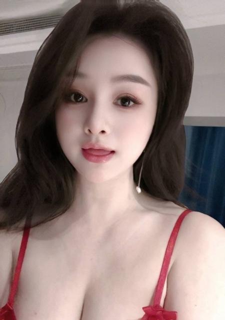 《武侯巨乳少妇伊娃》配图 2