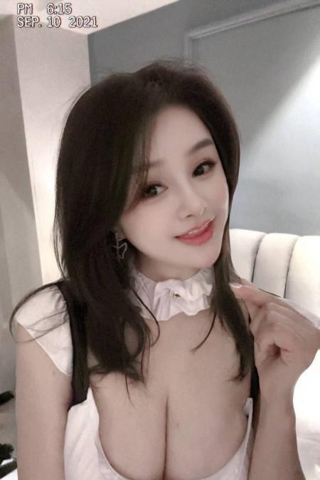 《武侯巨乳少妇伊娃》配图 3