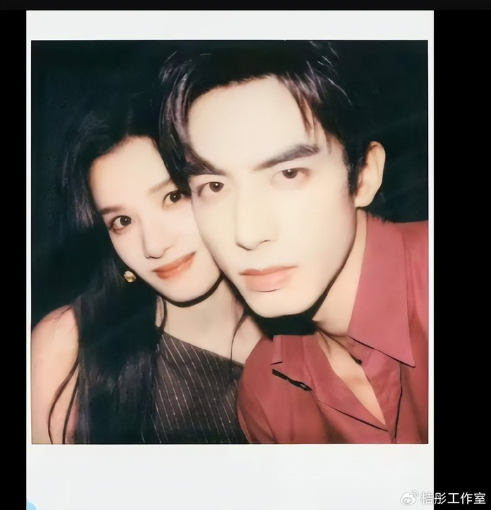 《宋威龙张婧仪上演复古大片,CP感十足,又美又飒!》配图 3 《宋威龙张婧仪上演复古大片,CP感十足,又美又飒!》配图 3