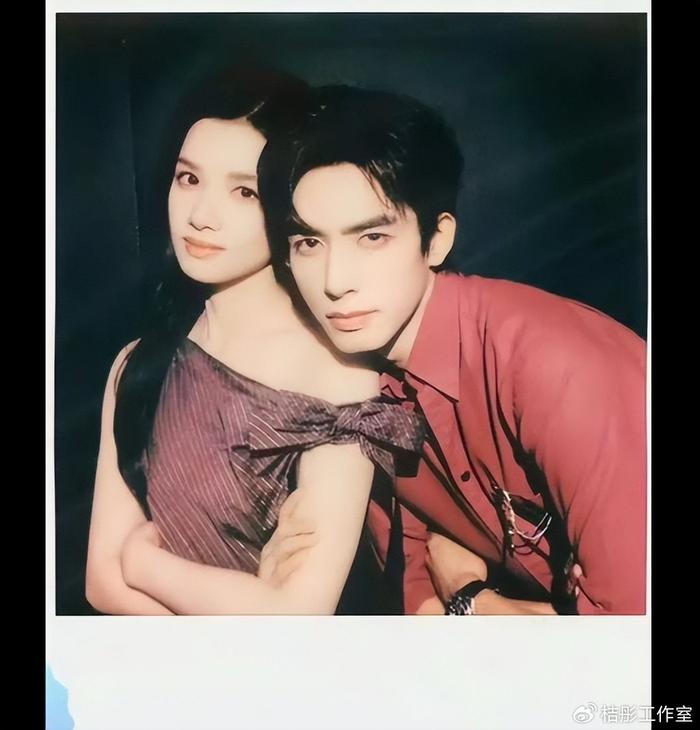 《宋威龙张婧仪上演复古大片,CP感十足,又美又飒!》配图 4 《宋威龙张婧仪上演复古大片,CP感十足,又美又飒!》配图 4