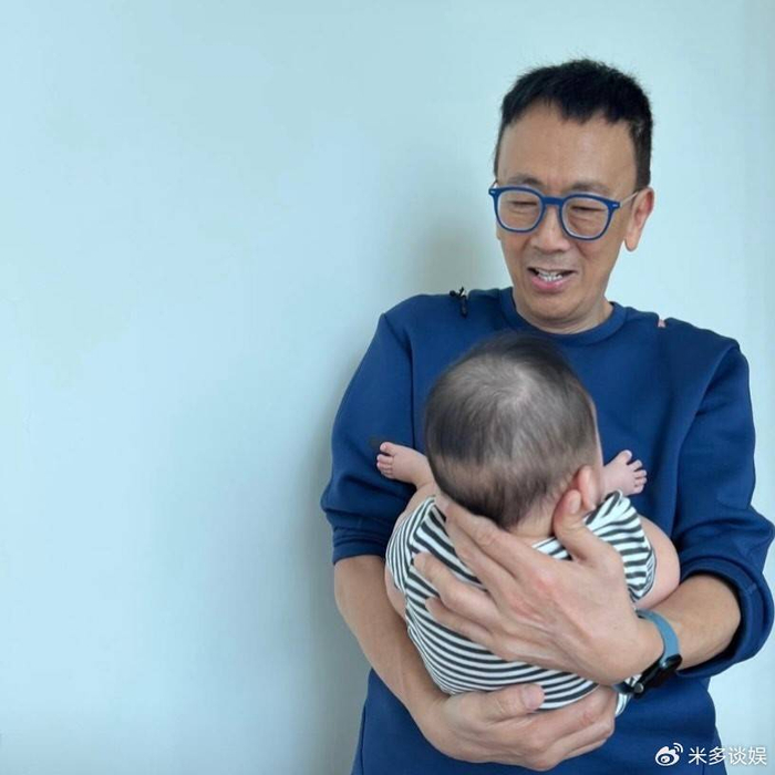 《70岁香港知名男星庆结婚45周年,与初恋太太放闪,入行多年零绯闻》配图 8 《70岁香港知名男星庆结婚45周年,与初恋太太放闪,入行多年零绯闻》配图 8