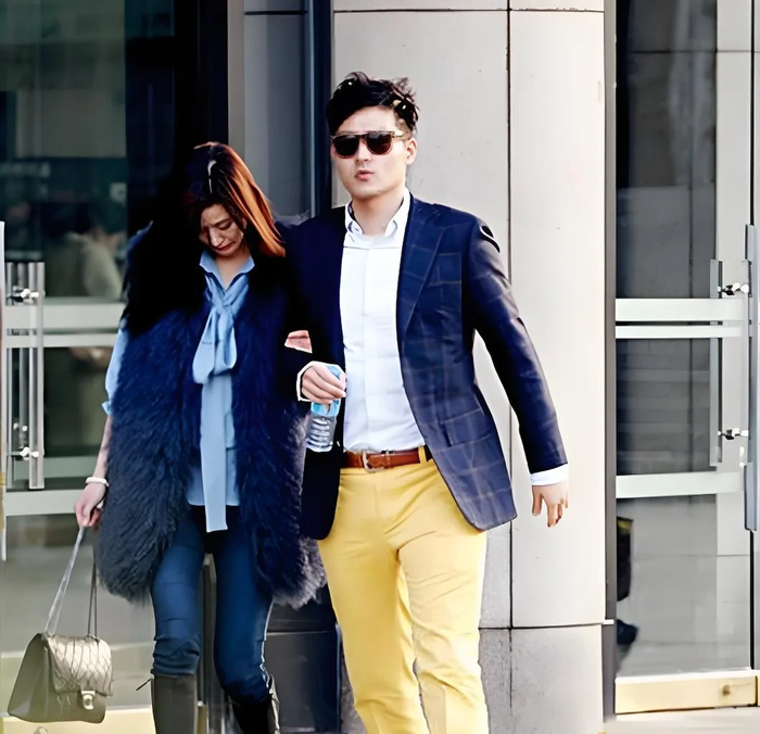 《44岁全智贤近况曝光!嫁给崔俊赫生下2个儿子,如今婚姻生活很幸福》配图 3 《44岁全智贤近况曝光!嫁给崔俊赫生下2个儿子,如今婚姻生活很幸福》配图 3