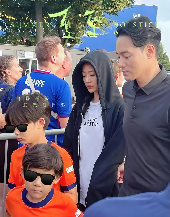 《44岁全智贤近况曝光!嫁给崔俊赫生下2个儿子,如今婚姻生活很幸福》配图 4 《44岁全智贤近况曝光!嫁给崔俊赫生下2个儿子,如今婚姻生活很幸福》配图 4