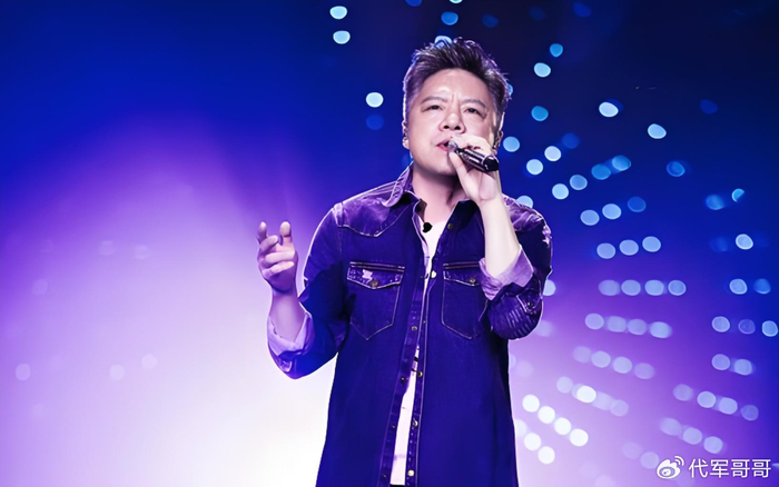 《57岁歌手李晓东近况曝光！结婚10年才生孩子，如今婚姻生活很幸福》配图 2