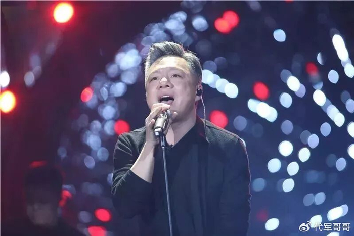 《57岁歌手李晓东近况曝光！结婚10年才生孩子，如今婚姻生活很幸福》配图 6