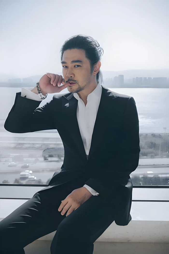 《“牵手门”16年后，当年哭着说“我是受害者”的黄维德，如今怎样了？》配图 9