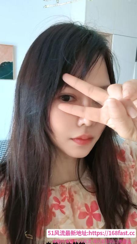 《后入翘臀大奶小英》配图 4 《后入翘臀大奶小英》配图 4