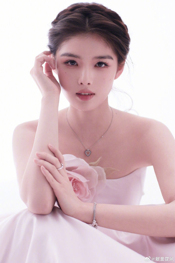 《女演员参加高考,因拒绝签名被吐槽》配图 4 《女演员参加高考,因拒绝签名被吐槽》配图 4