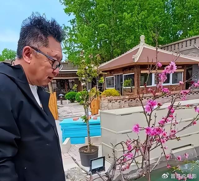 《立案10天郭德纲又传噩耗!于谦宣传新书,却为何不为老搭档辩解?》配图 8 《立案10天郭德纲又传噩耗!于谦宣传新书,却为何不为老搭档辩解?》配图 8