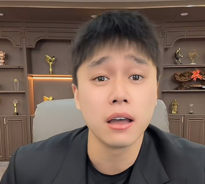 《知名主播泳池直播,平台为平众怒将其封杀,不到半年宣布回归》配图 1 《知名主播泳池直播,平台为平众怒将其封杀,不到半年宣布回归》配图 1