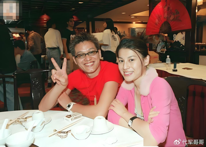 《她是初代开心少女组女神,离婚后与古天乐传绯闻,47岁猝死让人惋惜》配图 2 《她是初代开心少女组女神,离婚后与古天乐传绯闻,47岁猝死让人惋惜》配图 2