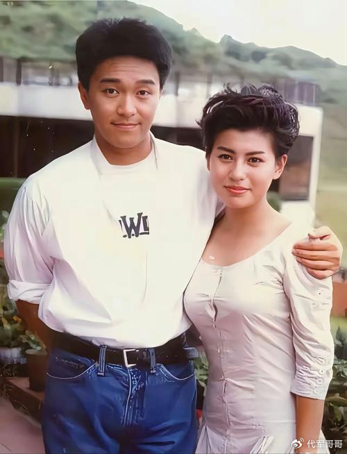 《她是初代开心少女组女神,离婚后与古天乐传绯闻,47岁猝死让人惋惜》配图 3 《她是初代开心少女组女神,离婚后与古天乐传绯闻,47岁猝死让人惋惜》配图 3