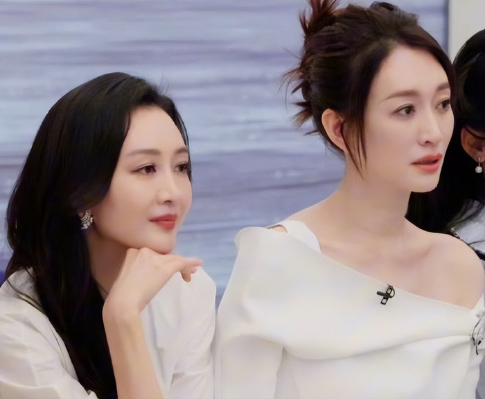 《王鸥官宣独自养育一个孩子,李小冉留言力挺:“抱抱我美丽的大女人”》配图 4 《王鸥官宣独自养育一个孩子,李小冉留言力挺:“抱抱我美丽的大女人”》配图 4
