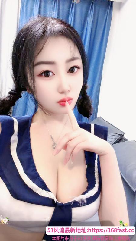 《肥臀巨乳露露老师》配图 4